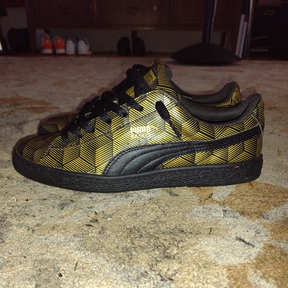 Shoes - Picture 3 of 4